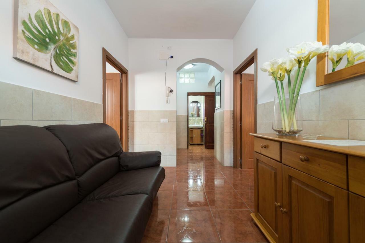 Private Solarium - 2br House Near The Airport Holiday home *