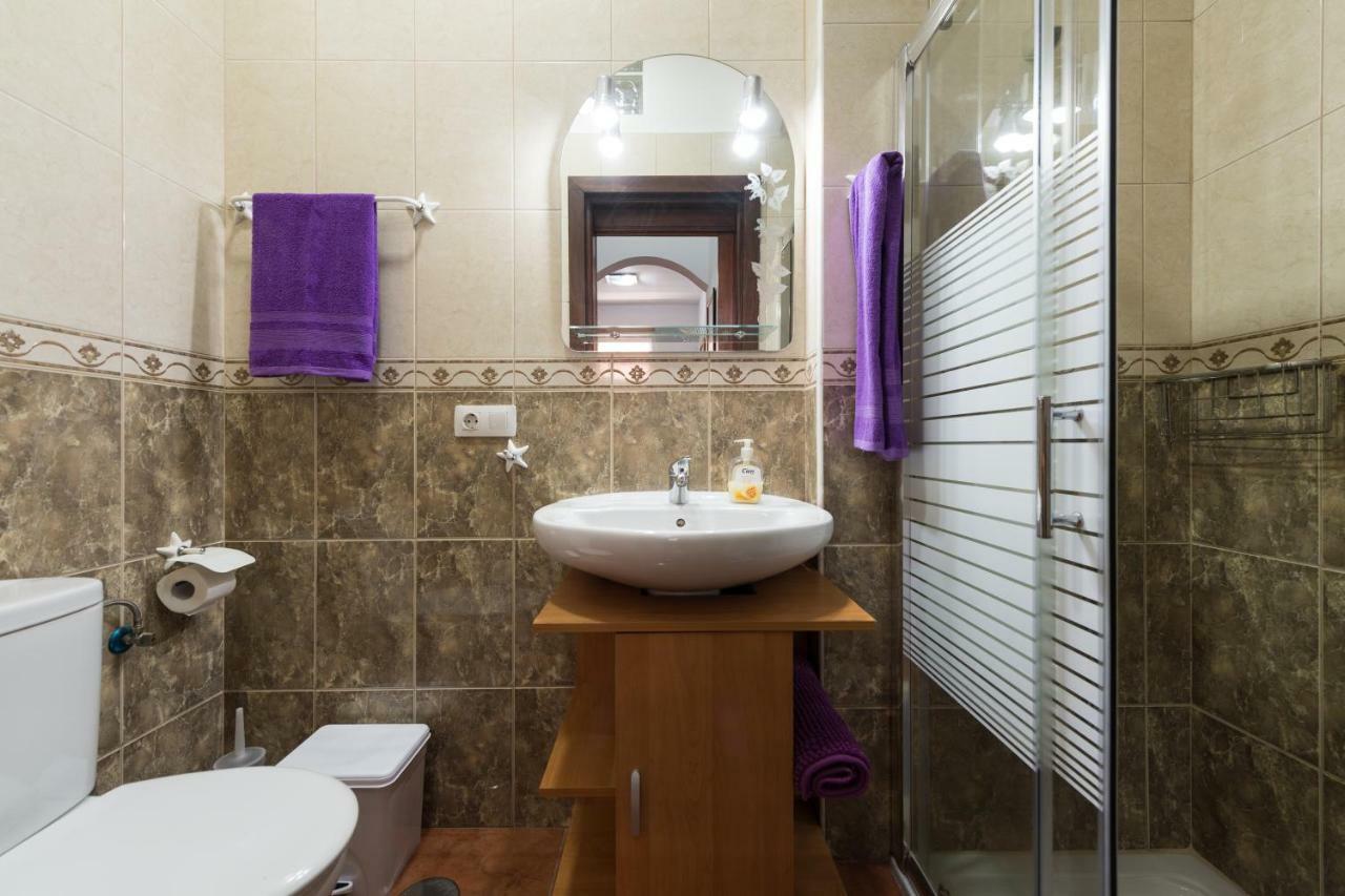 Private Solarium - 2br House Near The Airport Holiday home