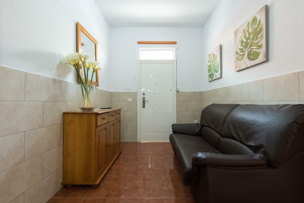 Private Solarium - 2br House Near The Airport Holiday home Vecindario (Gran Canaria)