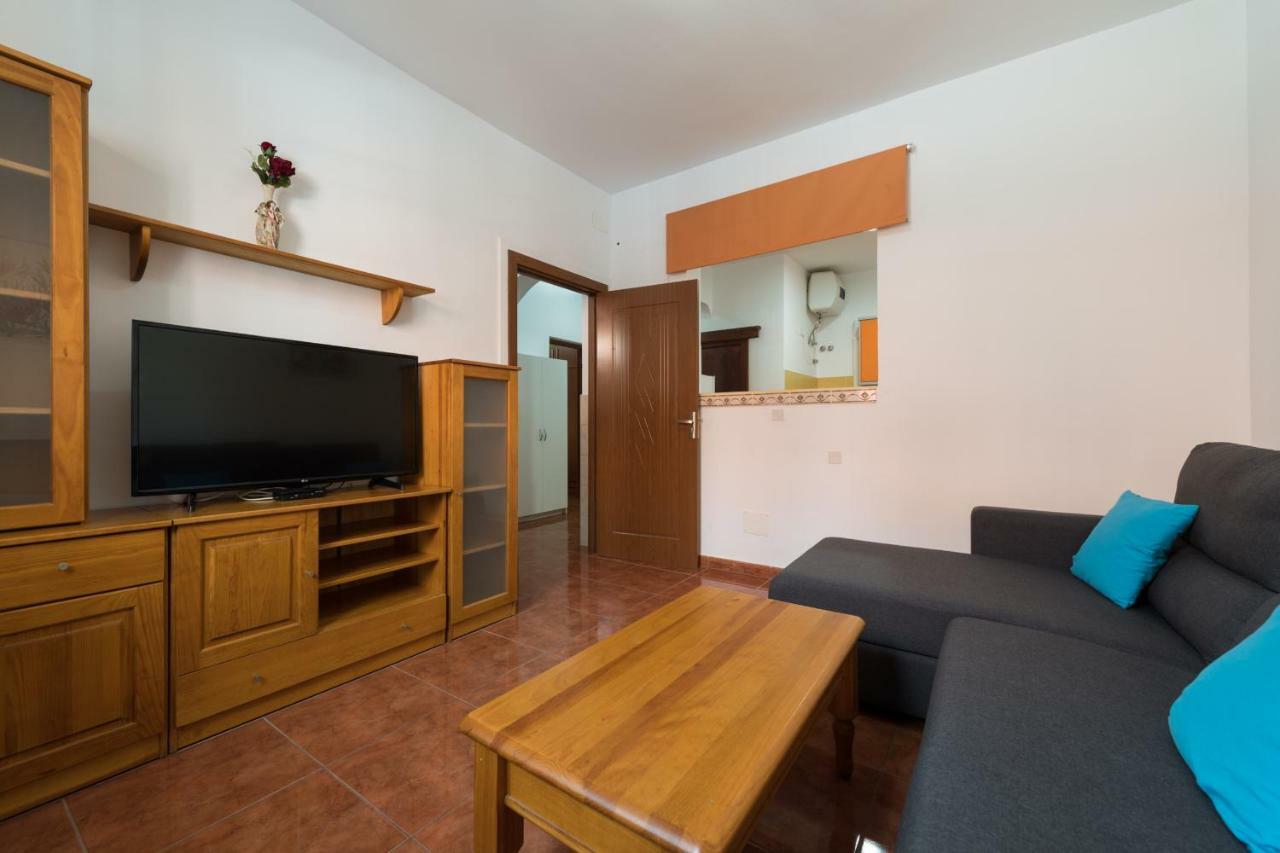 Private Solarium - 2br House Near The Airport *